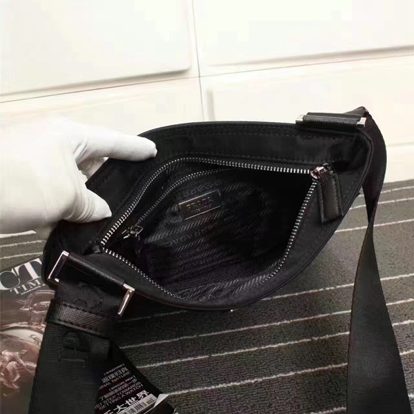 プラダバッグ内部構造